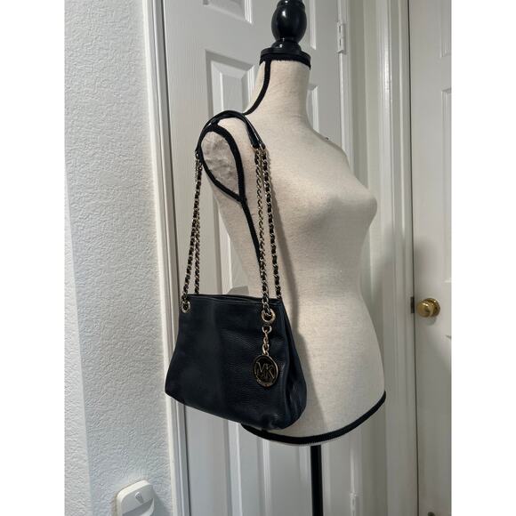 Michael Kors Jet Set Medium Black Pebbled Leather Crossbody Bag - Picture 9 of 11